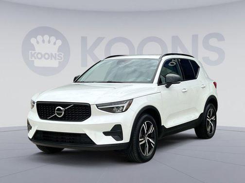 2024 Volvo XC40 B5 Core Bright Theme