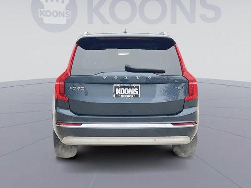2022 Volvo XC90 T6 Inscription