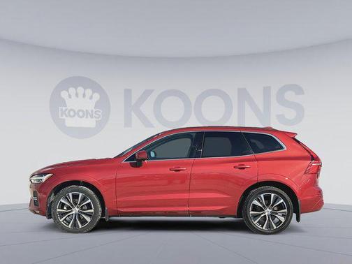 2022 Volvo XC60 B5 Momentum