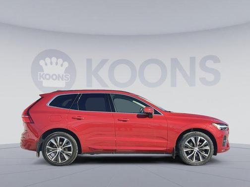 2022 Volvo XC60 B5 Momentum