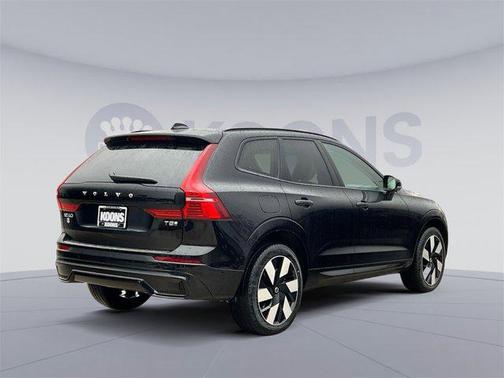 2025 Volvo XC60 Plug-In Hybrid T8 Plus