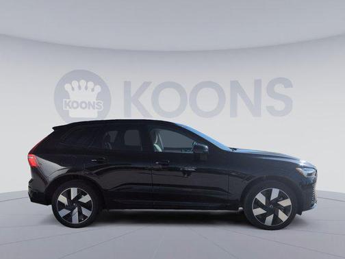 2025 Volvo XC60 Plug-In Hybrid T8 Plus