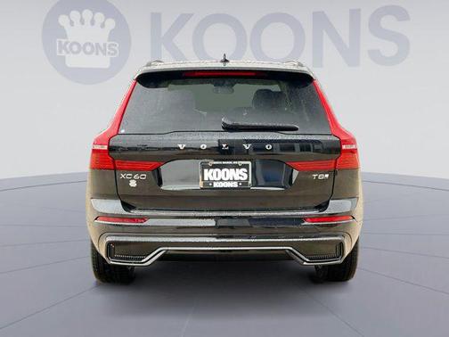 2025 Volvo XC60 Plug-In Hybrid T8 Plus