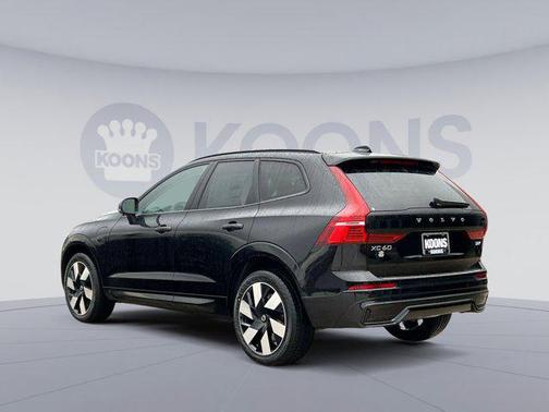 2025 Volvo XC60 Plug-In Hybrid T8 Plus