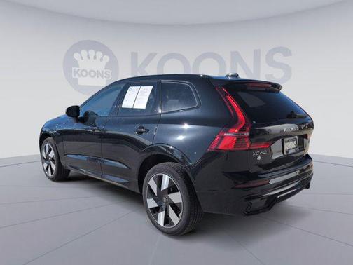 2025 Volvo XC60 Plug-In Hybrid T8 Plus