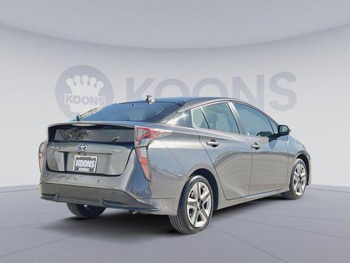 2017 Toyota Prius Four Touring