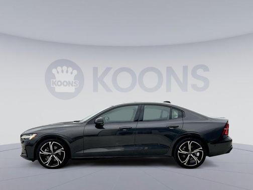 2024 Volvo S60 B5 Plus Dark Theme