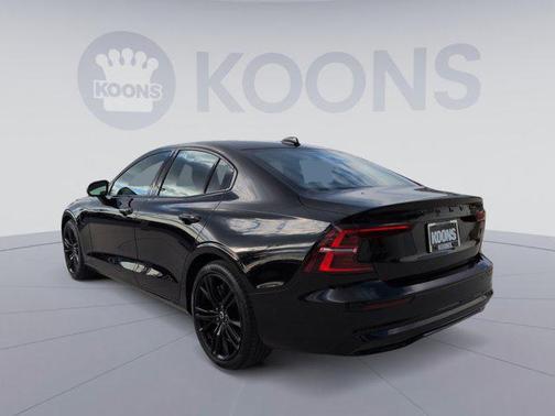 2024 Volvo S60 Recharge Plug-In Hybrid T8 Plus Black Edition