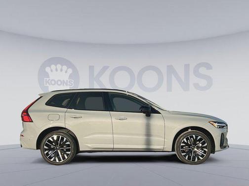 2026 Volvo XC60 B5 Ultra