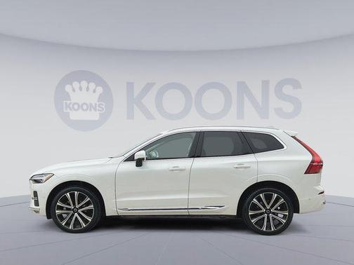 2023 Volvo XC60 B5 Ultimate Bright Theme
