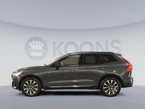 2023 Volvo XC60 B5 Plus Dark Theme