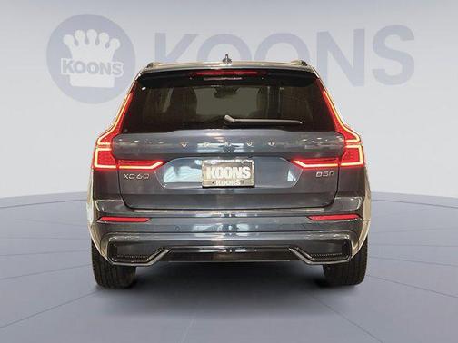 2023 Volvo XC60 B5 Plus Dark Theme