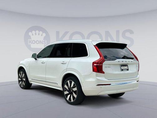 2024 Volvo XC90 Recharge Plug-In Hybrid T8 Plus Bright Theme 7-Seater