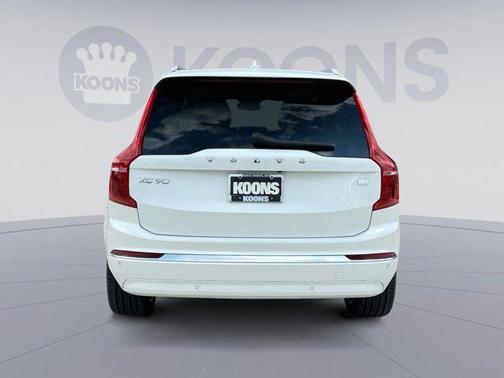 2024 Volvo XC90 Recharge Plug-In Hybrid T8 Plus Bright Theme 7-Seater