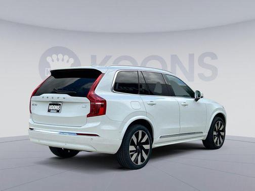 2024 Volvo XC90 Recharge Plug-In Hybrid T8 Plus Bright Theme 7-Seater