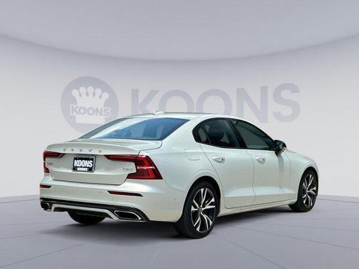 2019 Volvo S60 T6 R-Design