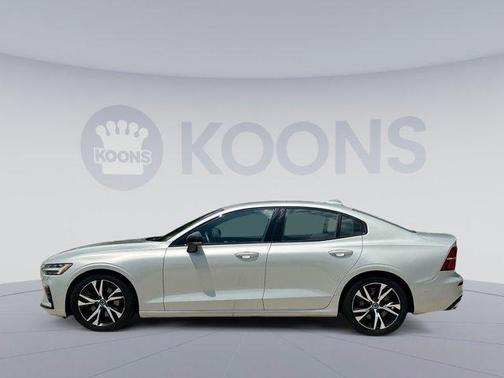 2019 Volvo S60 T6 R-Design