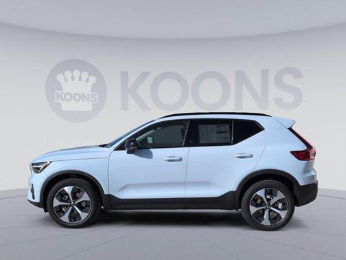 2026 Volvo XC40 B5 Plus
