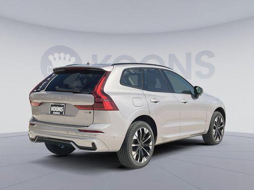 2026 Volvo XC60 B5 Plus