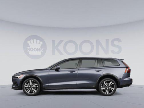 2024 Volvo V60 Cross Country B5 Plus