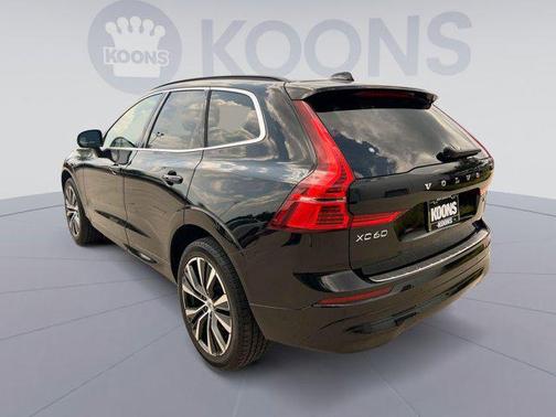 2022 Volvo XC60 B5 Momentum