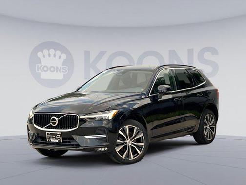 2022 Volvo XC60 B5 Momentum
