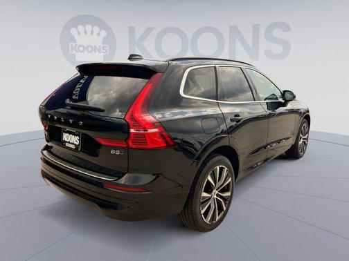2022 Volvo XC60 B5 Momentum