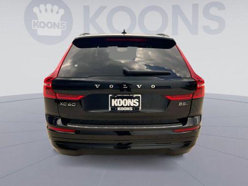 2022 Volvo XC60 B5 Momentum