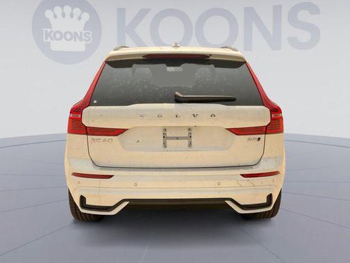 2025 Volvo XC60 Plus