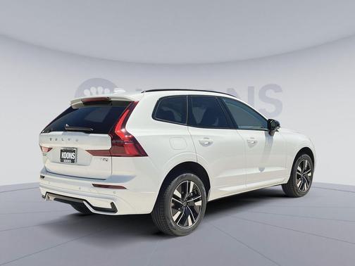 Crystal White Metallic 2026 Volvo XC60 Plug-In Hybrid Core, T8 AWD Electric/Gasoline, Dark