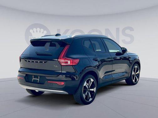 2020 Volvo XC40 T5 Momentum