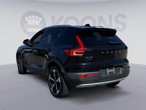 2020 Volvo XC40 T5 Momentum