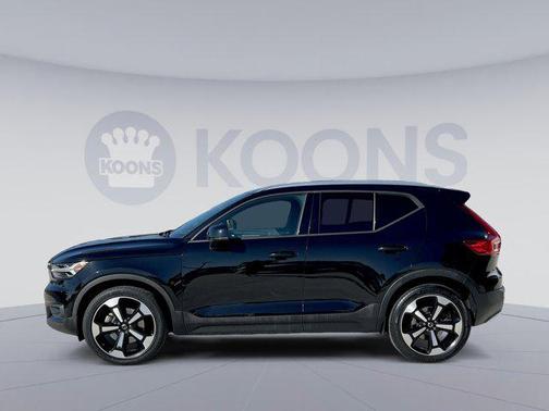 2020 Volvo XC40 T5 Momentum