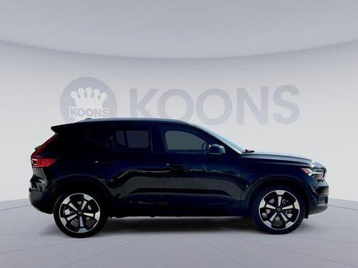 2020 Volvo XC40 T5 Momentum
