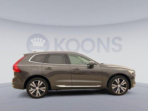 2023 Volvo XC60 B5 Plus Bright Theme