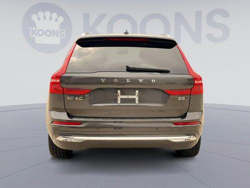 2023 Volvo XC60 B5 Plus Bright Theme