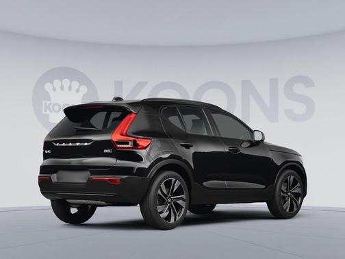 Onyx Black 2026 Volvo XC40 Plus, B5 AWD Gas (mild hybrid), Dark