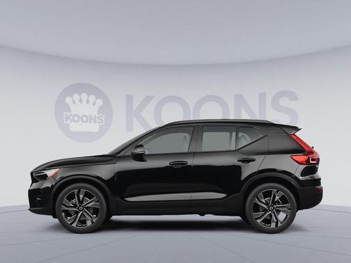 Onyx Black 2026 Volvo XC40 Plus, B5 AWD Gas (mild hybrid), Dark