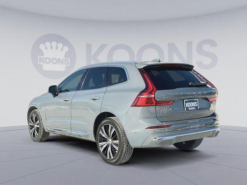 2023 Volvo XC60 B5 Plus Bright Theme