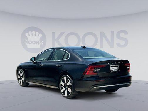 2023 Volvo S60 Recharge Plug-In Hybrid T8 Ultimate Bright Theme