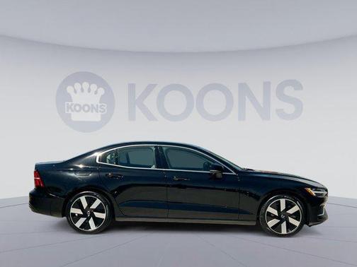 2023 Volvo S60 Recharge Plug-In Hybrid T8 Ultimate Bright Theme