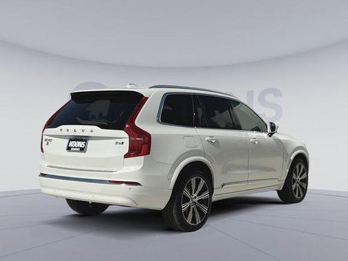 Crystal White Metallic 2023 Volvo XC90 B6 Ultimate 6-Seater