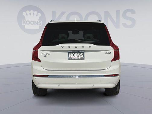 Crystal White Metallic 2023 Volvo XC90 B6 Ultimate 6-Seater