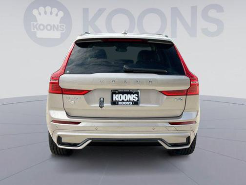 2025 Volvo XC60 Plug-In Hybrid T8 Ultra