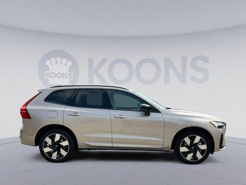 2025 Volvo XC60 Plug-In Hybrid T8 Ultra