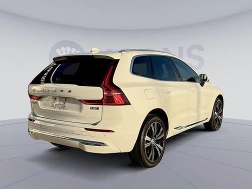 2022 Volvo XC60 B5 Inscription