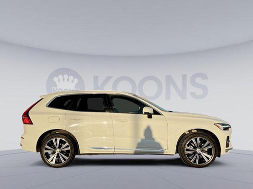 2022 Volvo XC60 B5 Inscription