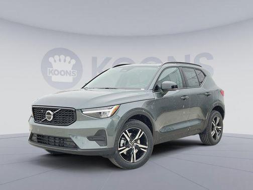 2026 Volvo XC40 Core, B5 AWD Gas (mild hybrid), Dark