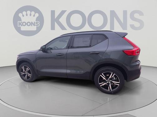 Forest Lake 2026 Volvo XC40 Core, B5 AWD Gas (mild hybrid), Dark