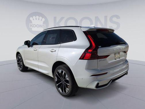 2026 Volvo XC60 B5 Plus